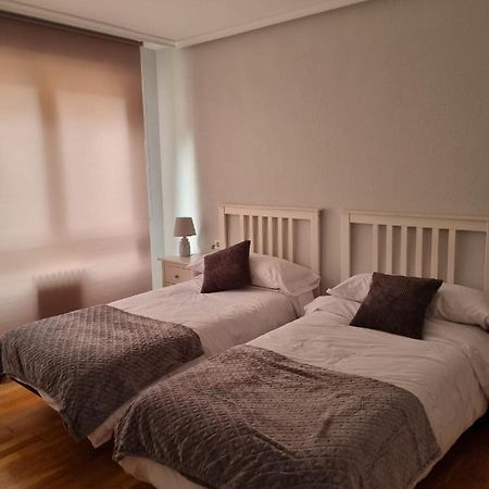 Apartamento Vivienda Silvia Renfe León Exterior foto