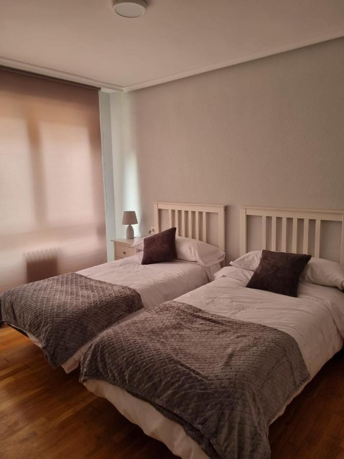 Apartamento Vivienda Silvia Renfe León Exterior foto